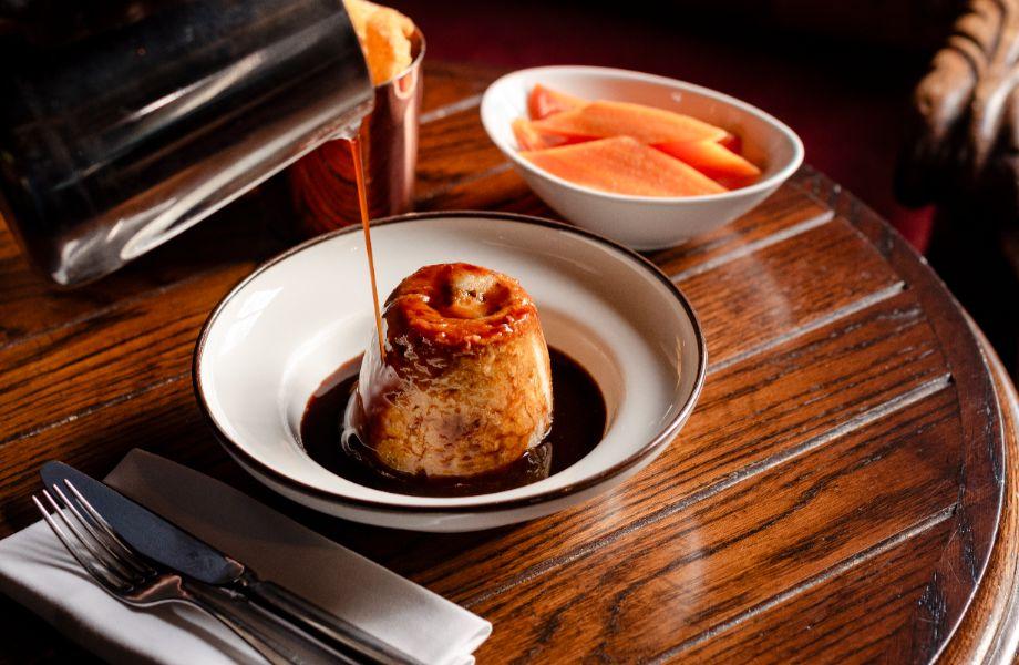 TheHindsHead-Bray-England-02